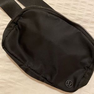 Lululemon Everywhere Belt Bag